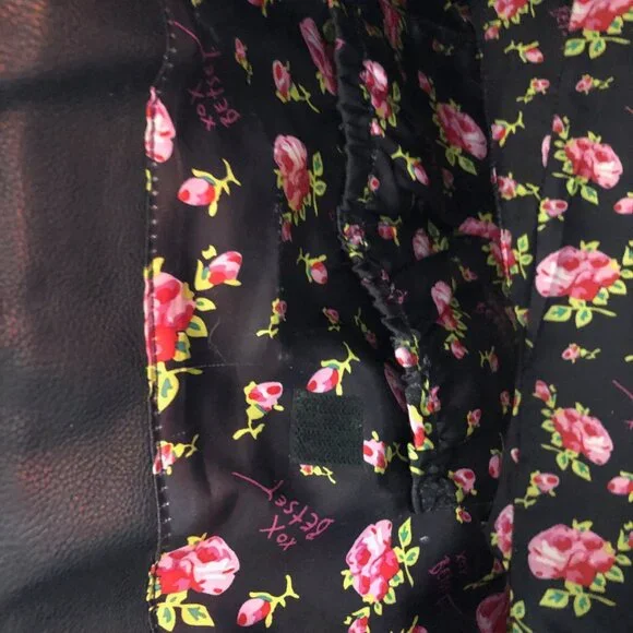 Betsey Johnson Pink Quilted Heart Bow Tote Bag - Picture 13 of 13